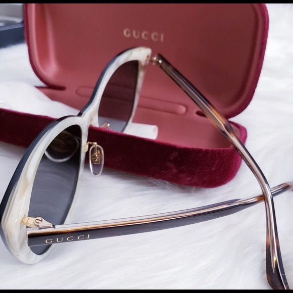 GUCCI SUNGLASS AUTHENTIC - Picture 3 of 7